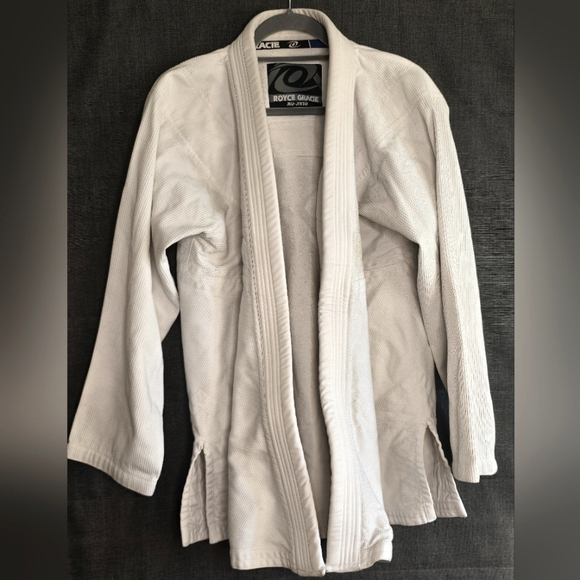 Fuji Royce Gracie jiu-jitsu training gi A3 - Picture 1 of 5